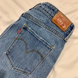 Levi’s 721 High Rise Skinny Jean